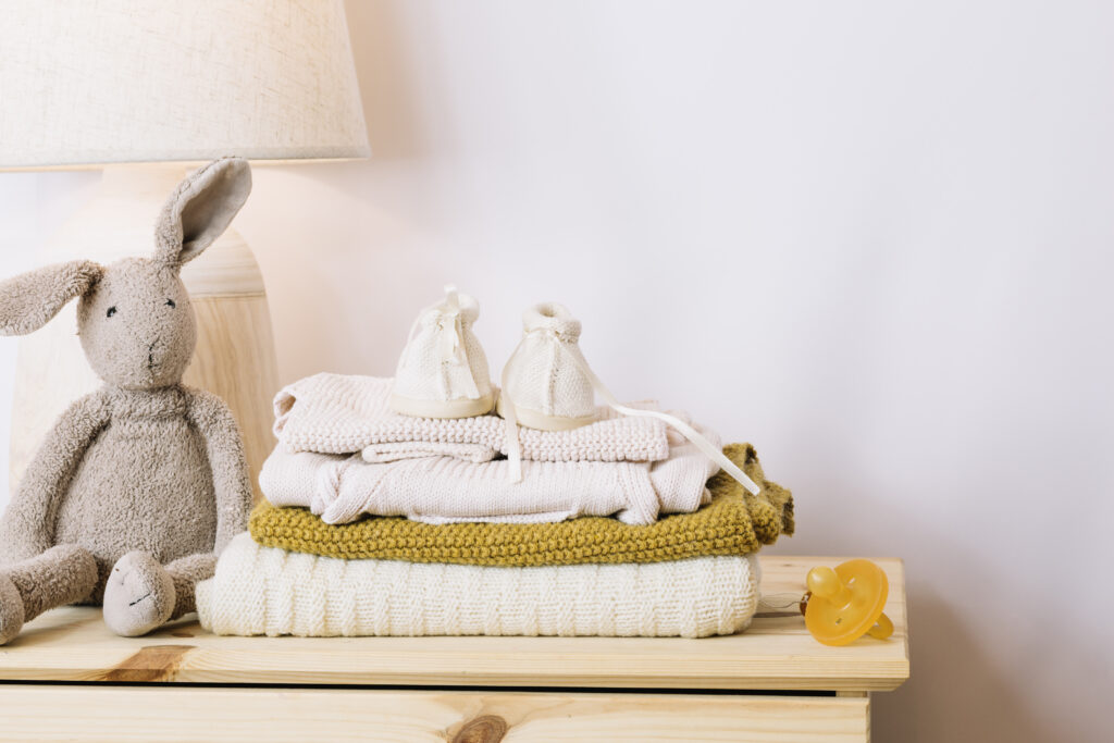 cobertores quentes e brinquedos de pelucia - Lista de Enxoval para bebê: tudo que você realmente precisa